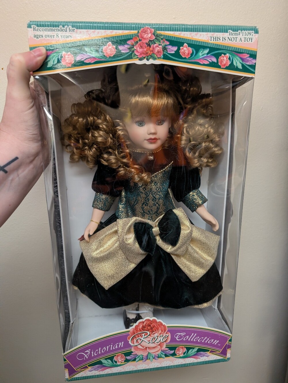 1997 NIB Victorian Rose Porcelain Doll 16''